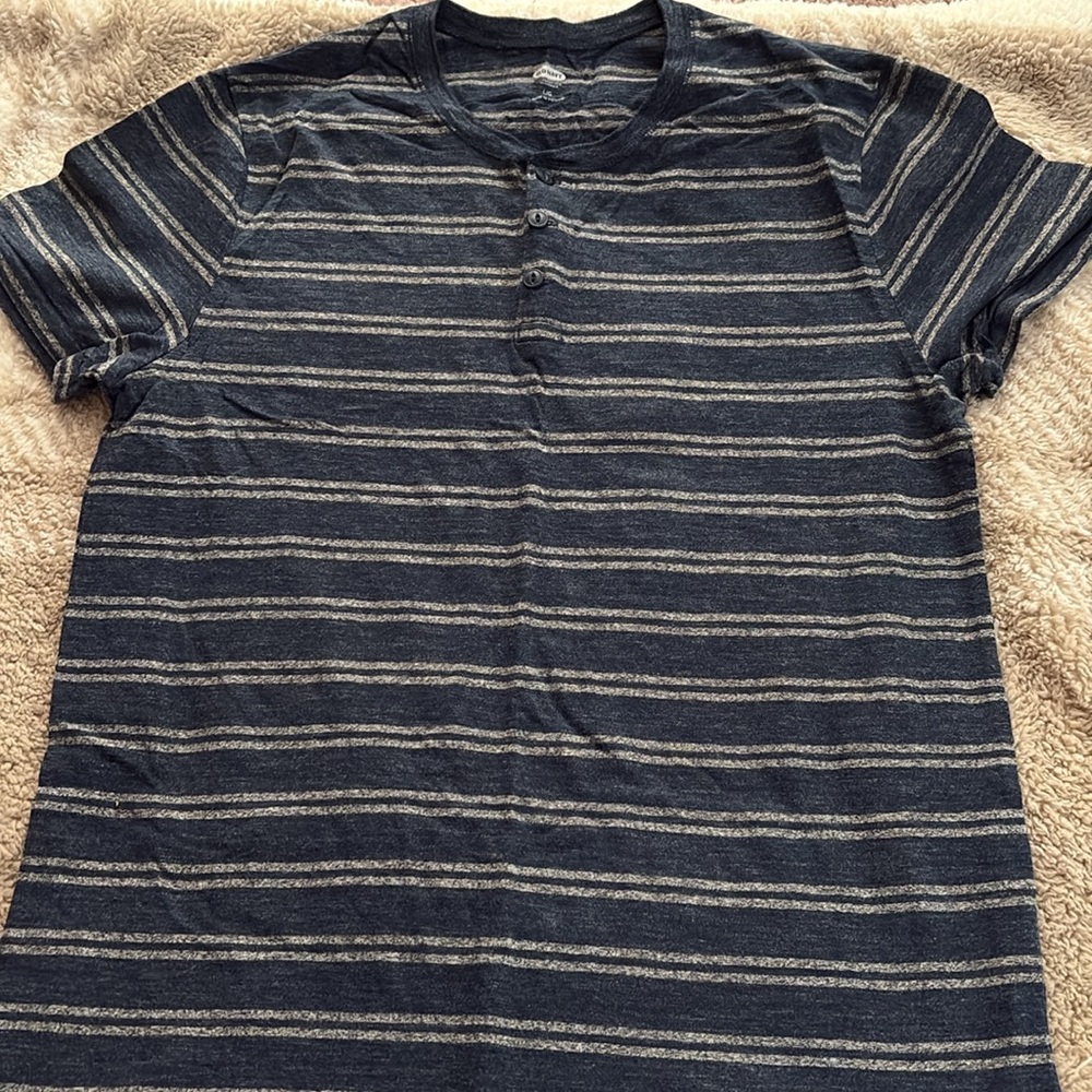 Men’s Old Navy striped shirt